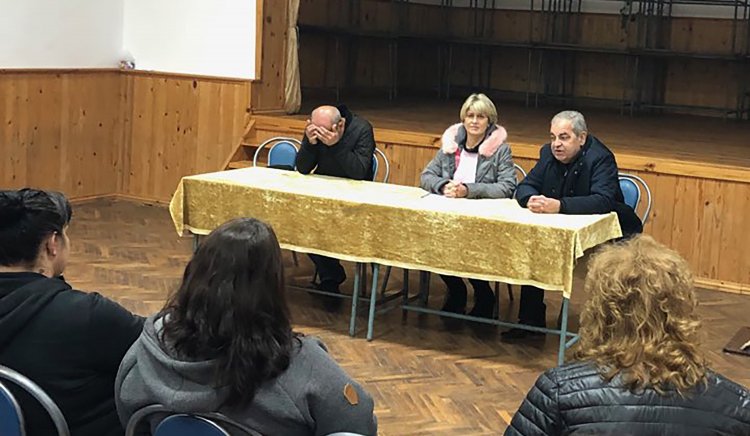 Весела Лечева: В с. Каменари наказват тези, които не са гласували за ГЕРБ
