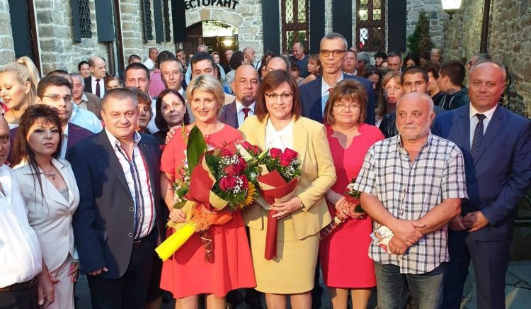 Весела Лечева откри кампанията си във Велико Търново
