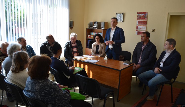 Работна среща проведоха ръководството на БСП-Велико Търново с членове на партията и симпатизанти в с.Къпиново