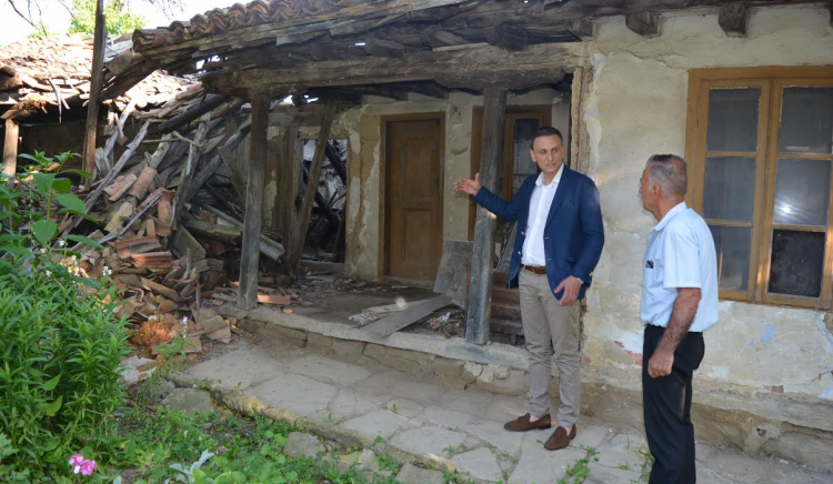 Валентин Ламбев: Спешно трябва да се осигурят средства за ремонт на килийното училище в Дебелец