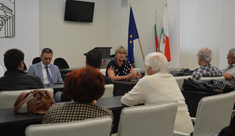 Весела Лечева: Тежкият проблем на България е изкривената социална политика