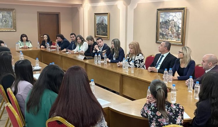 БСП с дискусия за образованието във Велико Търново: Само образован народ избира достойни политици