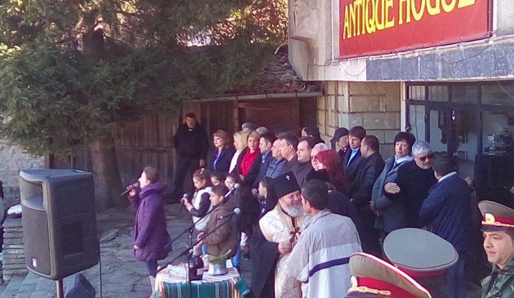 Весела Лечава  празнува  Тодоровден в Арбанаси